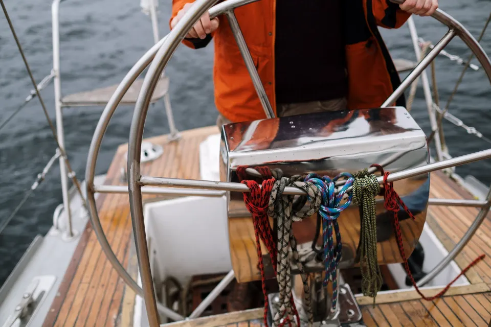 How Must a Storage Battery Be Positioned on a Boat?