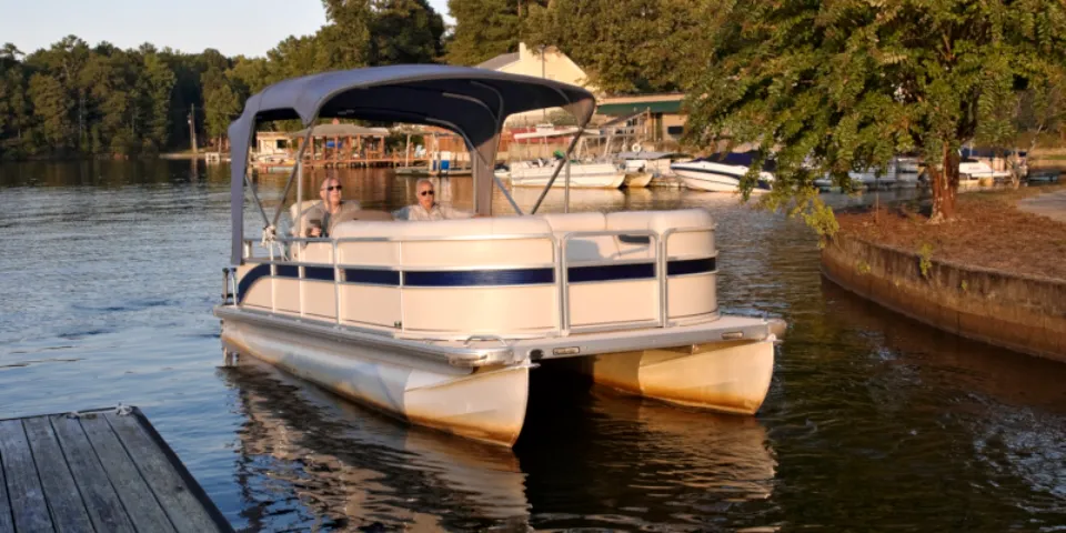 How to Drive a Pontoon Boat? Step-By-Step Tutorial