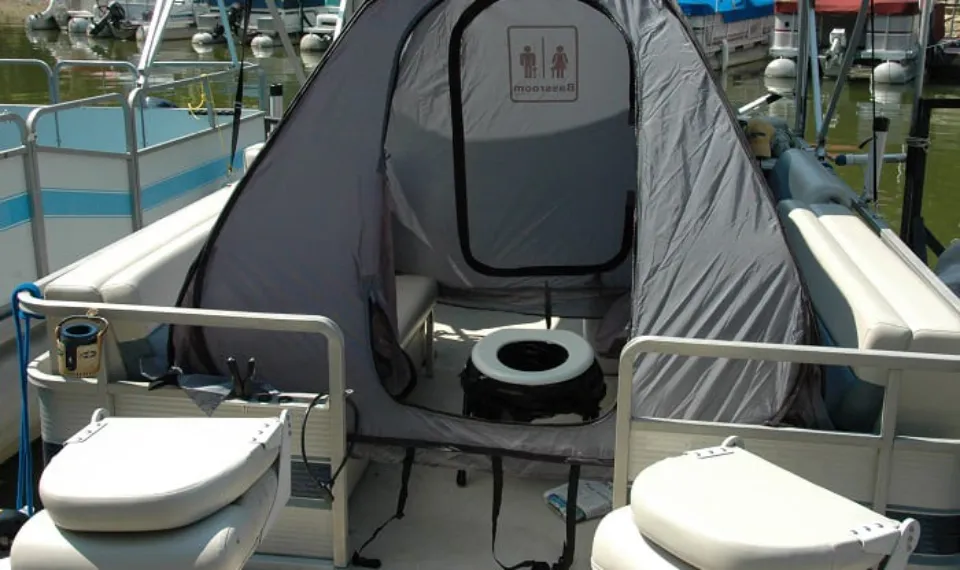 Do Pontoon Boats Have Bathrooms Or Toilets?