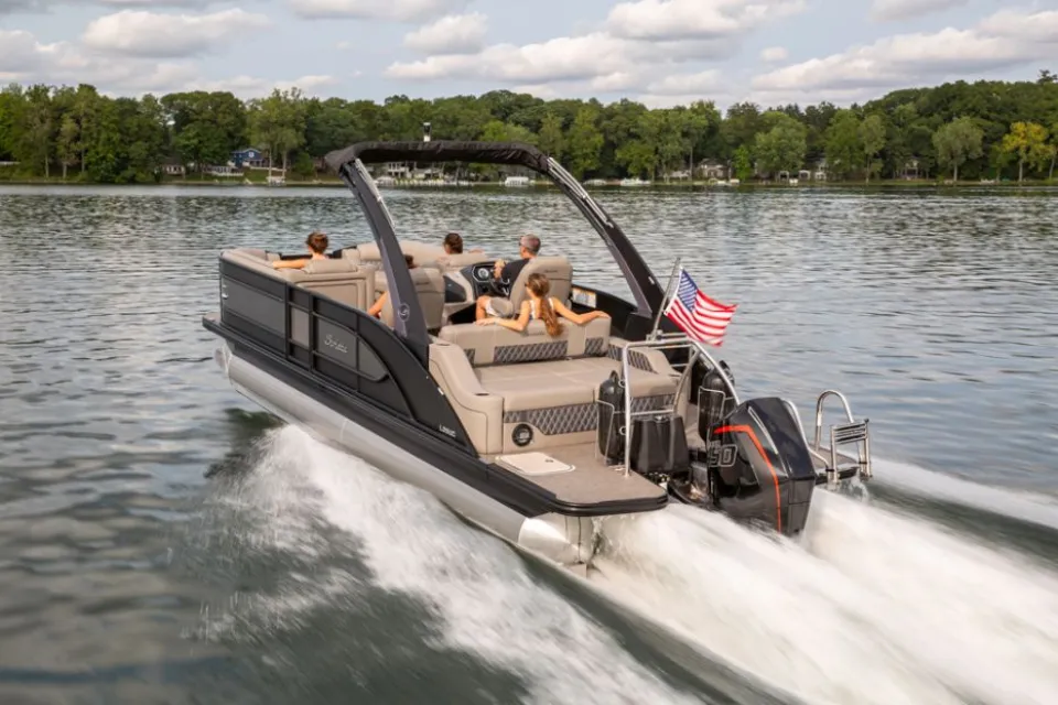 How Much Gas Does a Pontoon Boat Use? Full Guide